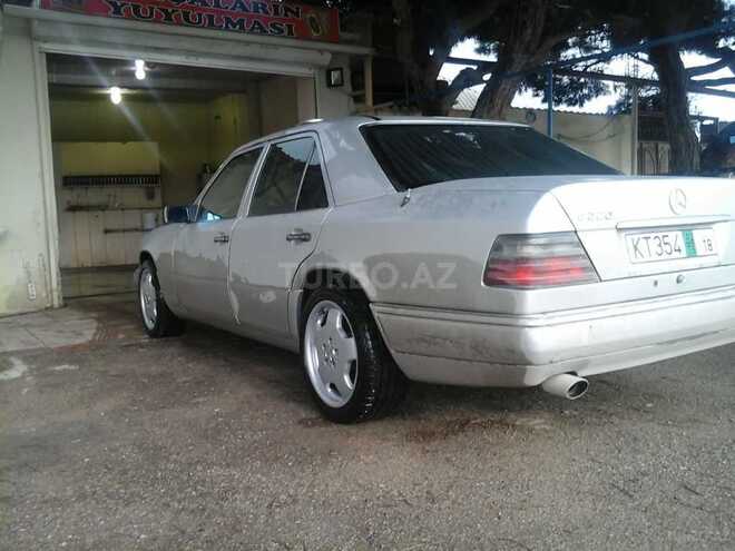Mercedes E 220 1995, 229,000 km - 2.2 l - Bakı