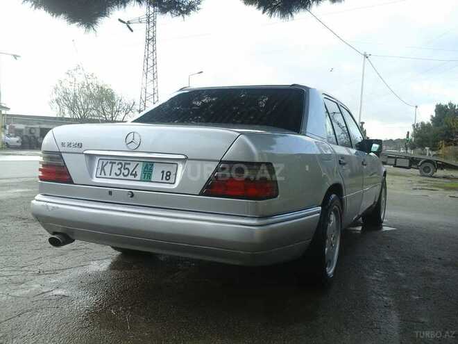 Mercedes E 220 1995, 229,000 km - 2.2 l - Bakı