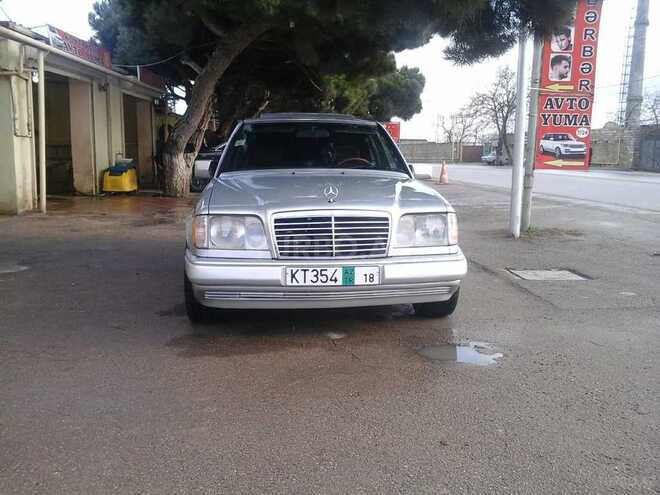 Mercedes E 220 1995, 229,000 km - 2.2 l - Bakı