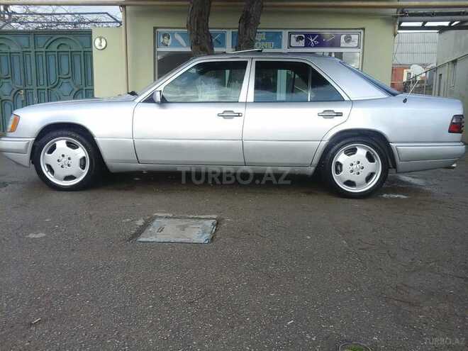 Mercedes E 220 1995, 229,000 km - 2.2 l - Bakı