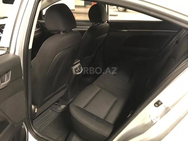 Hyundai Elantra 2016, 37,500 km - 1.8 l - Sumqayıt