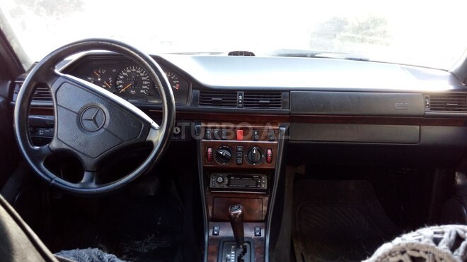 Mercedes E 280 1995, 355,000 km - 2.8 l - Bakı