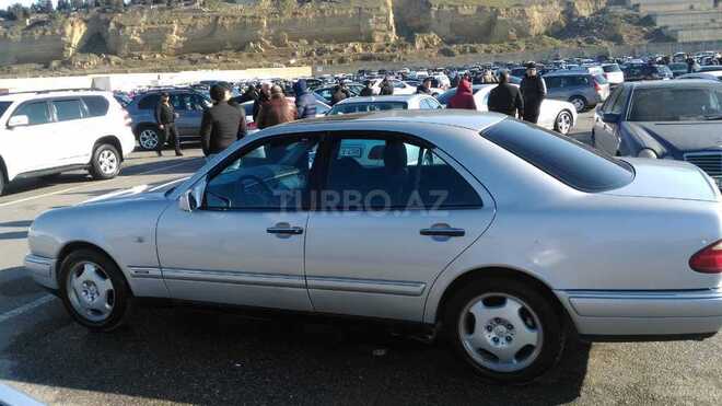 Mercedes E 280 1999, 306,000 km - 2.8 l - Bakı