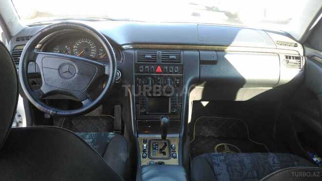Mercedes E 280 1999, 306,000 km - 2.8 l - Bakı