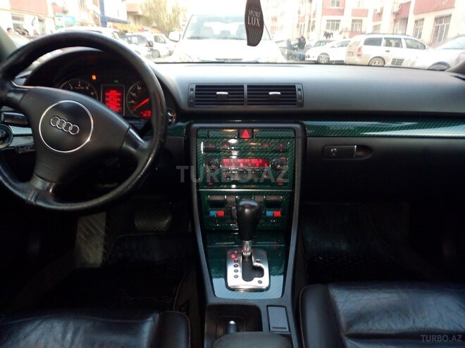 Audi A4 2003, 261,000 km - 1.8 l - Bakı