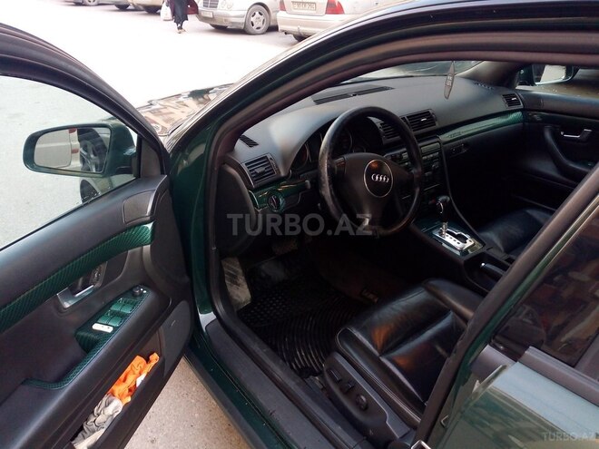 Audi A4 2003, 261,000 km - 1.8 l - Bakı
