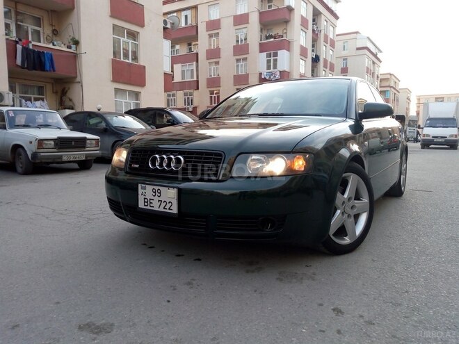 Audi A4 2003, 261,000 km - 1.8 l - Bakı