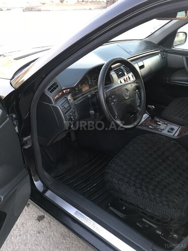 Mercedes E 240 2000, 313,993 km - 2.6 l - Bakı