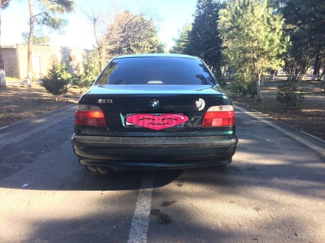 BMW 528 1996, 280,000 km - 2.8 l - Sumqayıt
