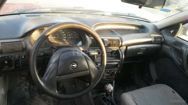 Opel Astra 1993, 323,432 km - 1.5 л - Salyan