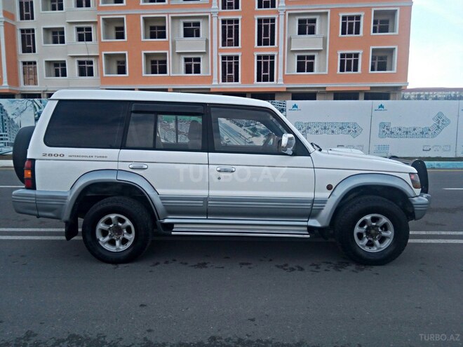 Mitsubishi Pajero 1994, 380,000 km - 2.8 л - Bakı