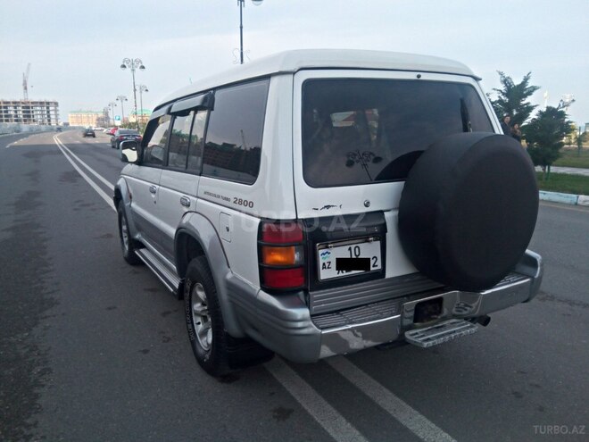 Mitsubishi Pajero 1994, 380,000 km - 2.8 л - Bakı