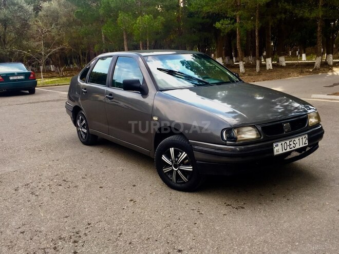 Volkswagen Golf 1996, 234,000 km - 1.6 л - Sumqayıt