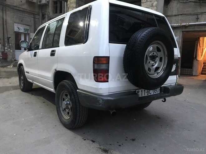 Isuzu  1995, 410,000 km - 3.1 l - Sumqayıt