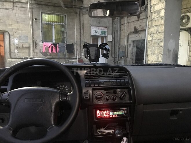 Isuzu  1995, 410,000 km - 3.1 l - Sumqayıt