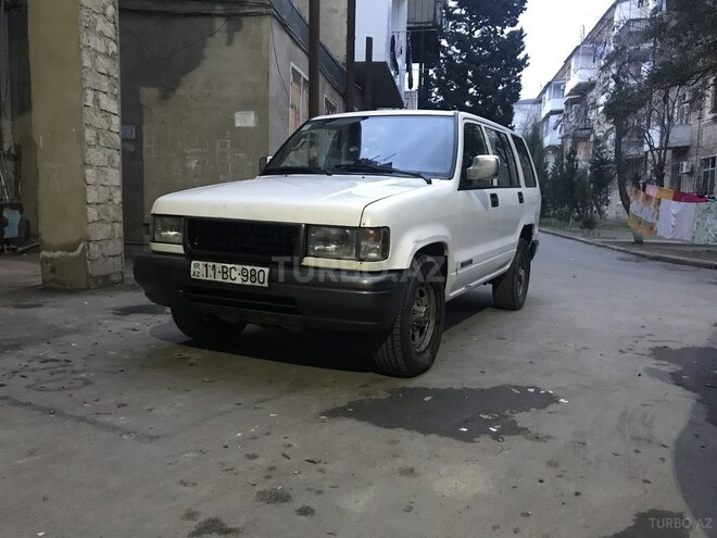 Isuzu  1995, 410,000 km - 3.1 l - Sumqayıt