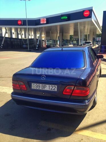 Mercedes E 220 2000, 255,000 km - 2.2 l - Bakı