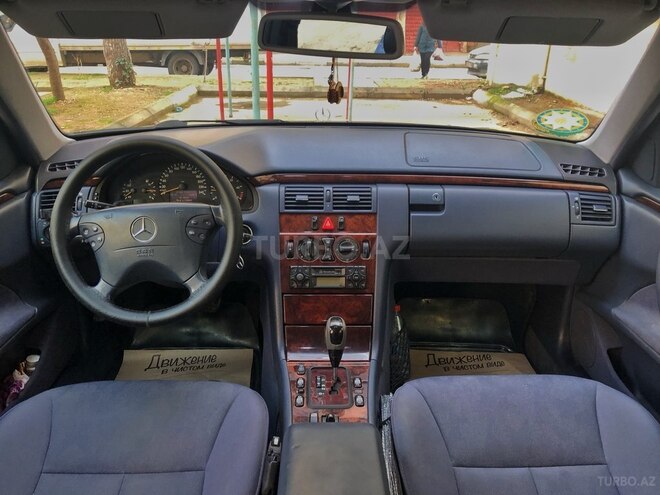 Mercedes E 220 2000, 255,000 km - 2.2 l - Bakı