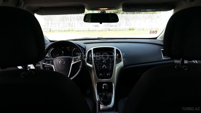 Opel Astra 2011, 180,000 km - 1.5 л - Bakı
