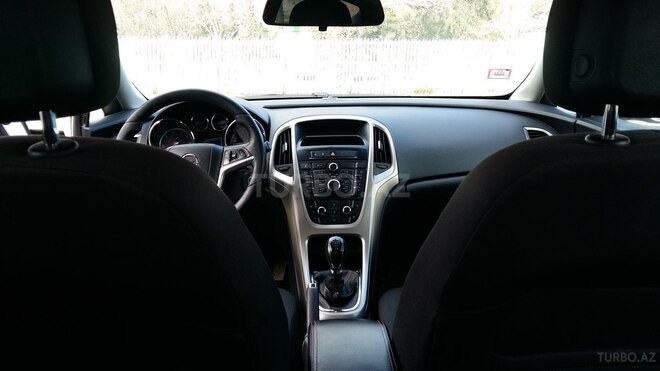 Opel Astra 2011, 180,000 km - 1.5 л - Bakı
