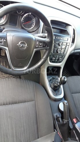 Opel Astra 2011, 180,000 km - 1.5 л - Bakı