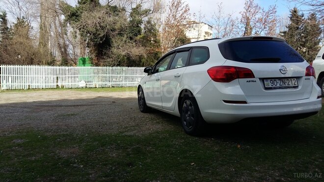 Opel Astra 2011, 180,000 km - 1.5 л - Bakı