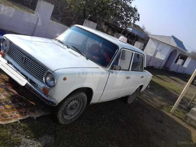 LADA (VAZ) 21011 1975, 231,230 km - 1.5 л - Salyan