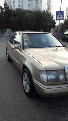 Mercedes E 230 1987, 358,800 km - 2.3 л - Bakı
