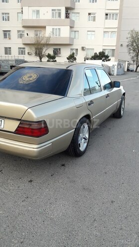 Mercedes E 230 1987, 358,800 km - 2.3 л - Bakı