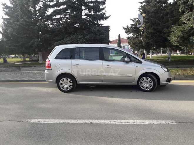 Opel Zafira 2007, 134,000 km - 1.6 л - Qusar