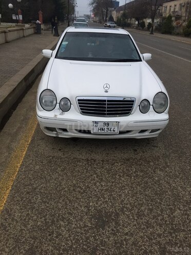 Mercedes E 320 2001, 156,000 km - 3.2 l - Masallı