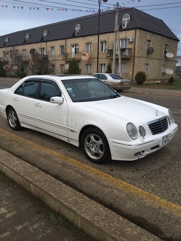 Mercedes E 320 2001, 156,000 km - 3.2 l - Masallı