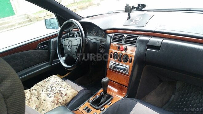Mercedes E 240 1998, 345,000 km - 2.3 l - Bakı