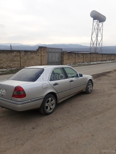 Mercedes C 200 1996, 293,000 km - 2.0 l - Quba