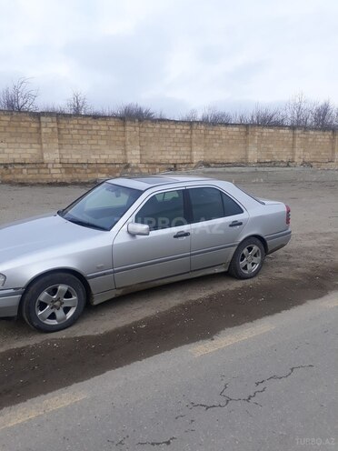 Mercedes C 200 1996, 293,000 km - 2.0 l - Quba