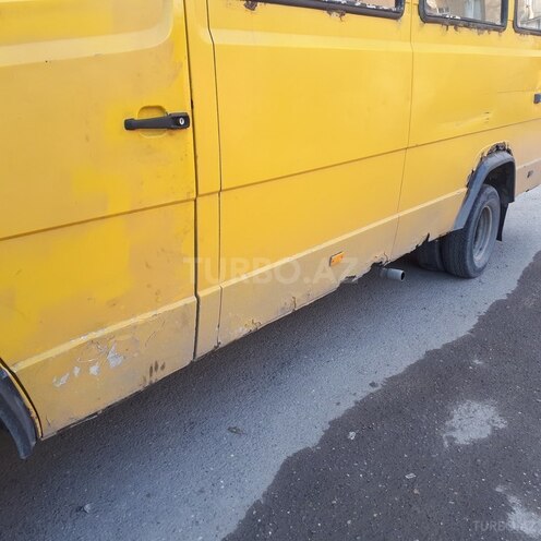 Mercedes 508 1990, 215,857 km - 2.3 l - Bakı