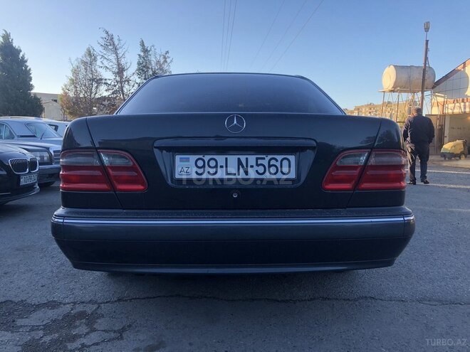 Mercedes E 200 2001, 193,000 km - 2.0 l - Bakı