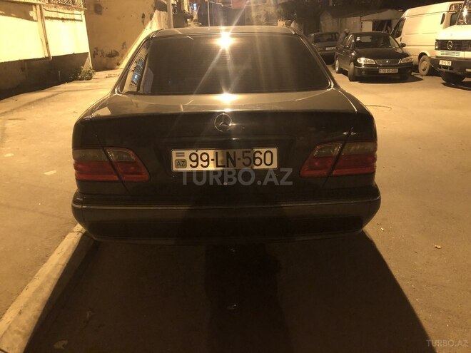 Mercedes E 200 2001, 193,000 km - 2.0 l - Bakı