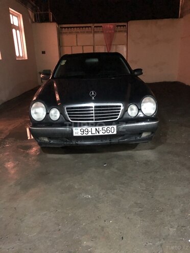 Mercedes E 200 2001, 193,000 km - 2.0 l - Bakı