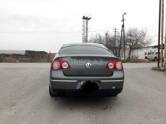 Volkswagen Passat 2005, 126,000 km - 2.0 l - Bakı