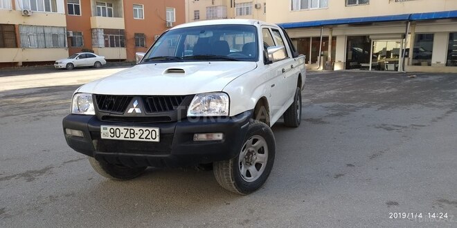 Mitsubishi L200 2006, 420,000 km - 2.5 l - Bakı