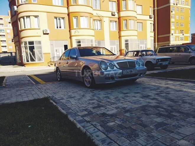 Mercedes E 320 1999, 140,000 km - 3.2 l - Bakı