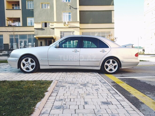 Mercedes E 320 1999, 140,000 km - 3.2 l - Bakı