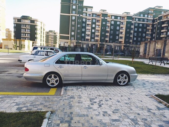 Mercedes E 320 1999, 140,000 km - 3.2 l - Bakı