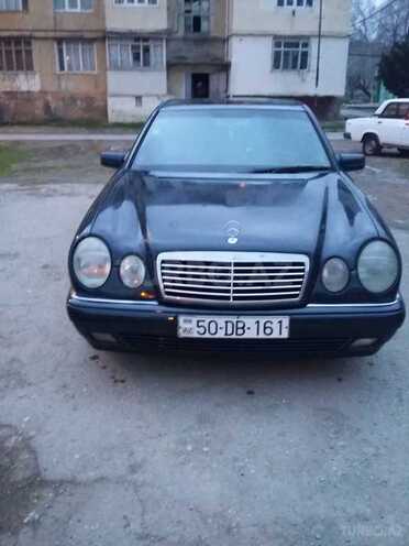 Mercedes E 230 1996, 267,000 km - 2.3 l - Sumqayıt