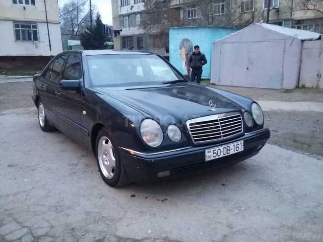 Mercedes E 230 1996, 267,000 km - 2.3 l - Sumqayıt
