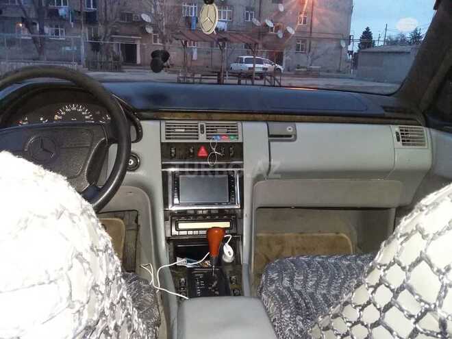 Mercedes E 230 1996, 267,000 km - 2.3 l - Sumqayıt
