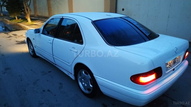 Mercedes E 240 1998, 352,237 km - 2.4 l - Bakı