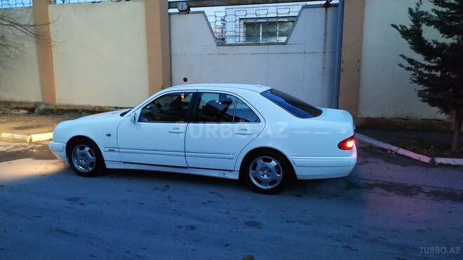 Mercedes E 240 1998, 352,237 km - 2.4 l - Bakı