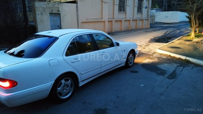 Mercedes E 240 1998, 352,237 km - 2.4 l - Bakı